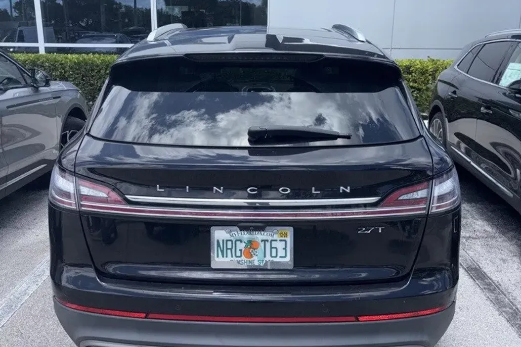 2019 Lincoln Nautilus Black Label photo 1