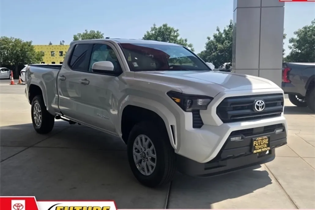 2025 Toyota Tacoma SR5 photo 1