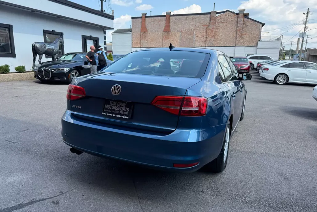 2015 Volkswagen Jetta 2.0 S photo 1