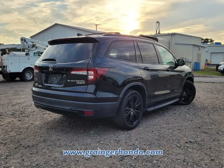 2020 Honda Pilot Black Edition photo 1