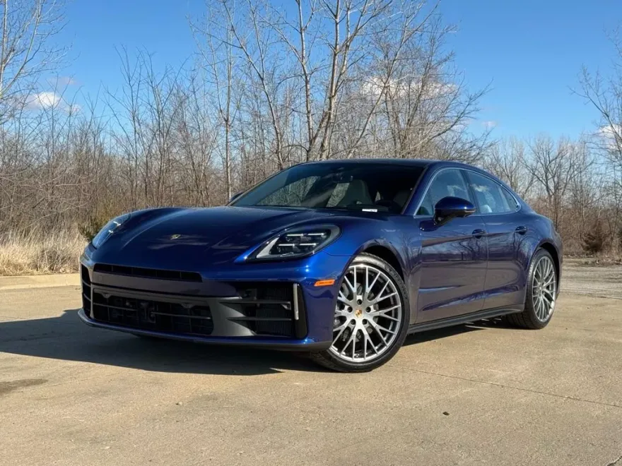 2024 Porsche Panamera 4 photo 1