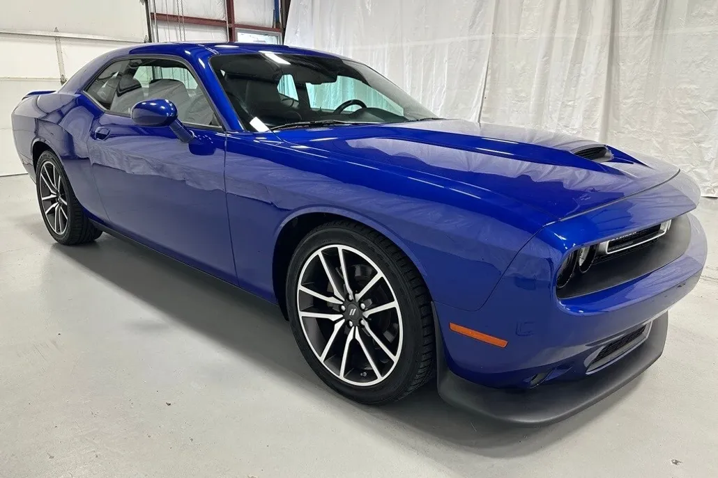 2022 Dodge Challenger R/T photo 1