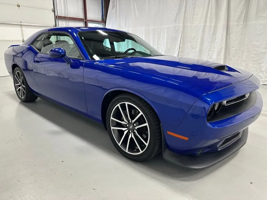 2022 Dodge Challenger R/T photo 1