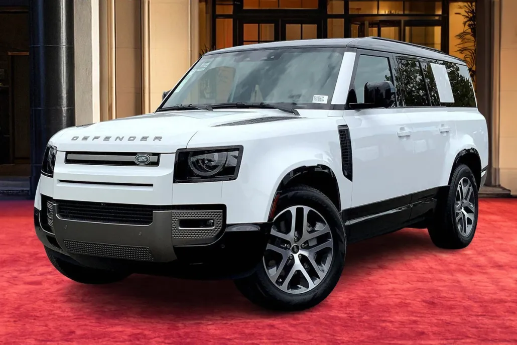 2025 Land Rover Defender 130 X-Dynamic SE photo 1