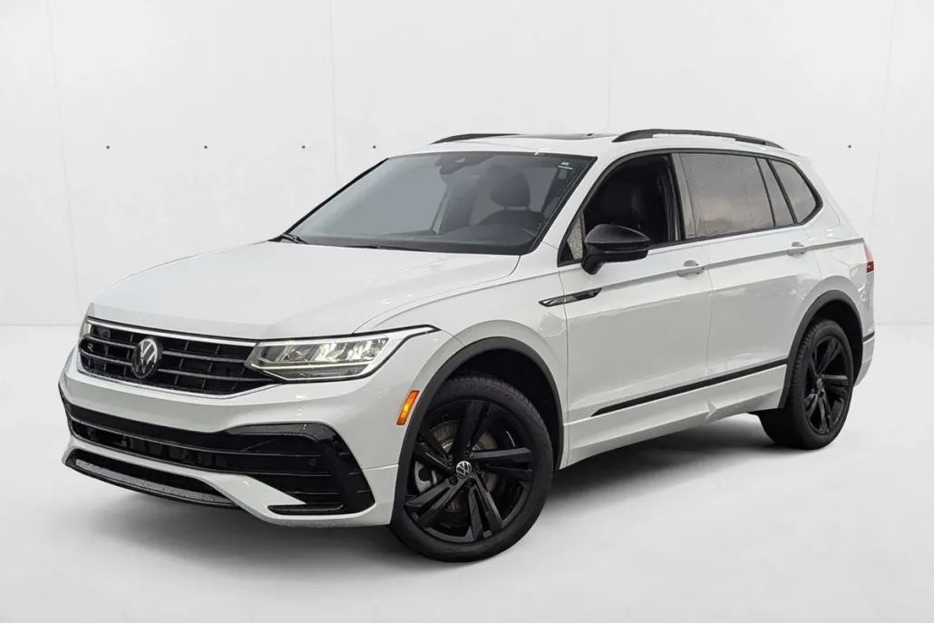2024 Volkswagen Tiguan SE R-Line Black Sport photo 1