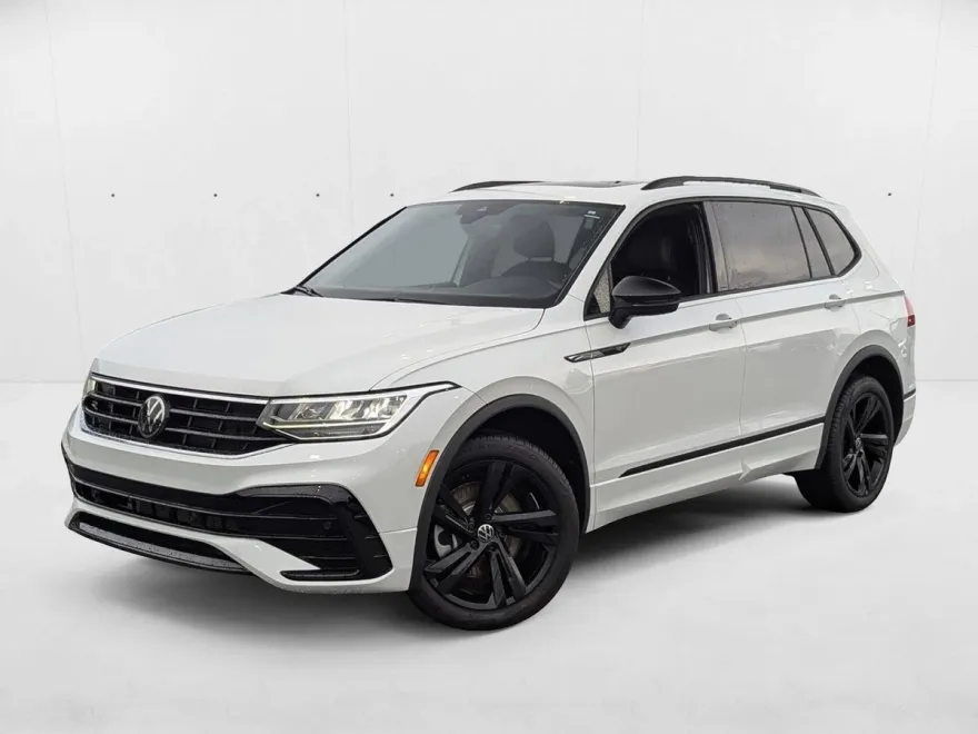 2024 Volkswagen Tiguan SE R-Line Black Sport photo 1