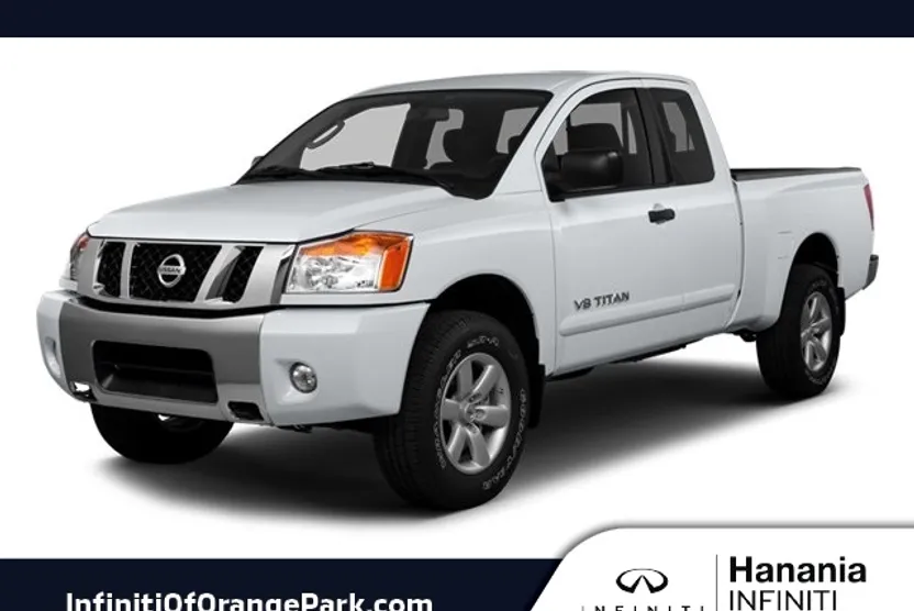 2014 Nissan Titan SV photo 1
