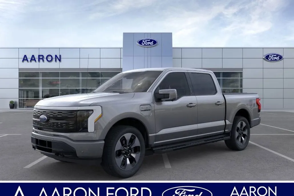 2023 Ford F-150 Lightning Platinum photo 1