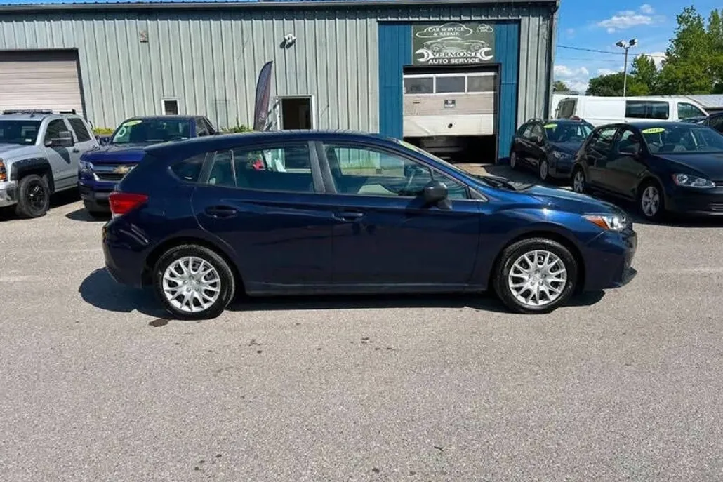 2019 Subaru Impreza 2.0i photo 1
