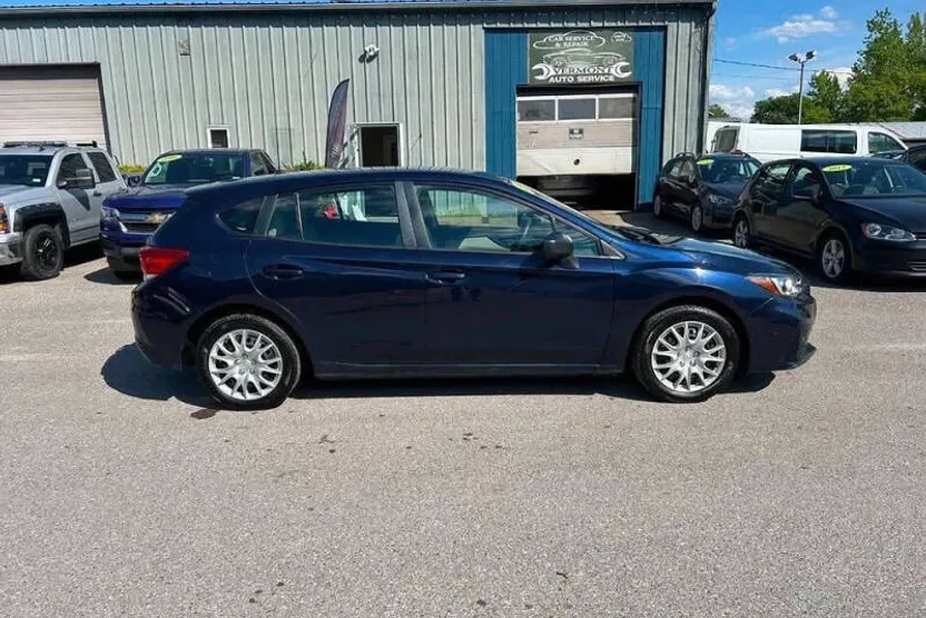 2019 Subaru Impreza 2.0i photo 1