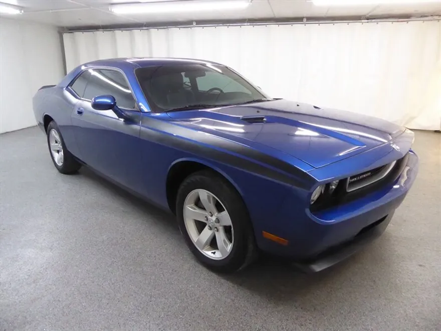 2010 Dodge Challenger SXT photo 1