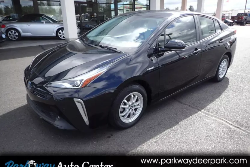 2019 Toyota Prius XLE AWD-e photo 1