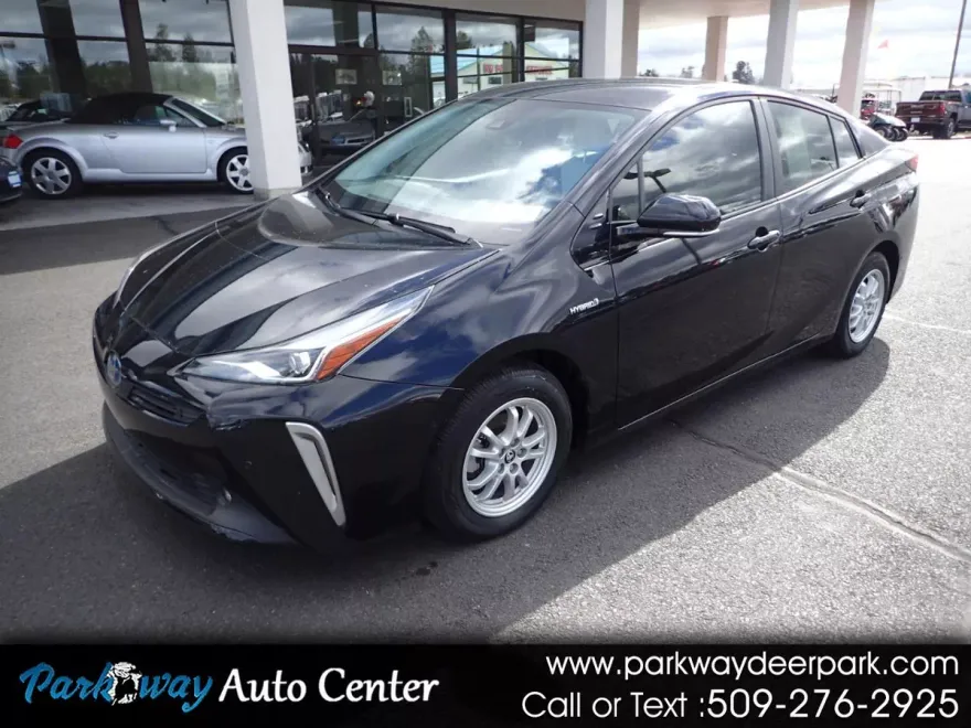 2019 Toyota Prius XLE AWD-e photo 1