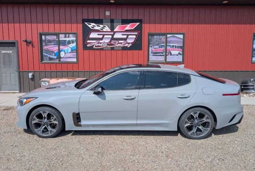 2021 Kia Stinger GT-Line photo 1