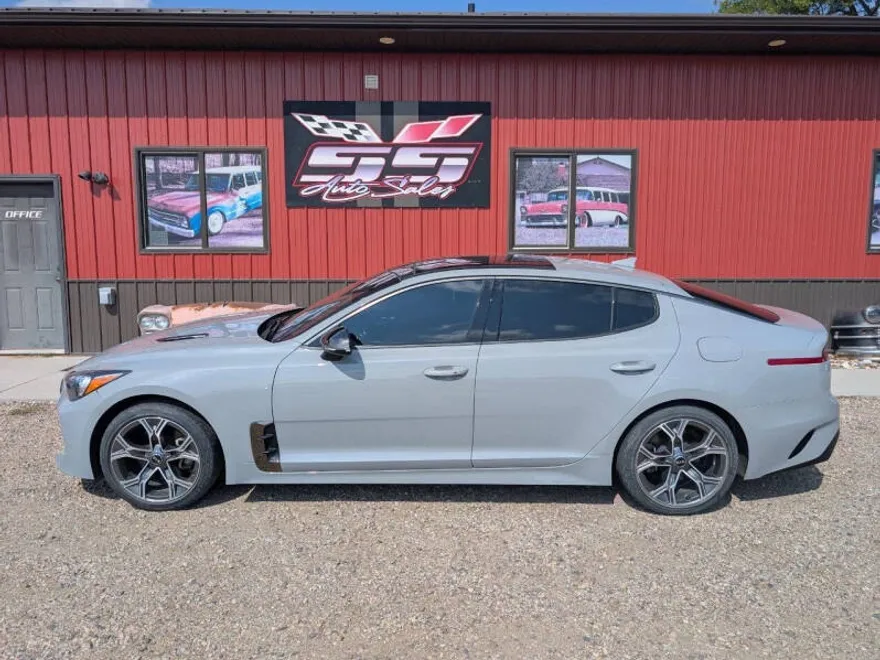 2021 Kia Stinger GT-Line photo 1