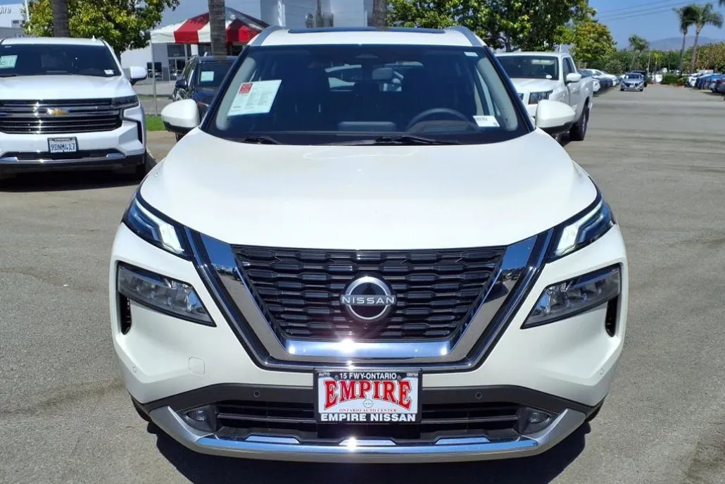 2022 Nissan Rogue Platinum photo 1