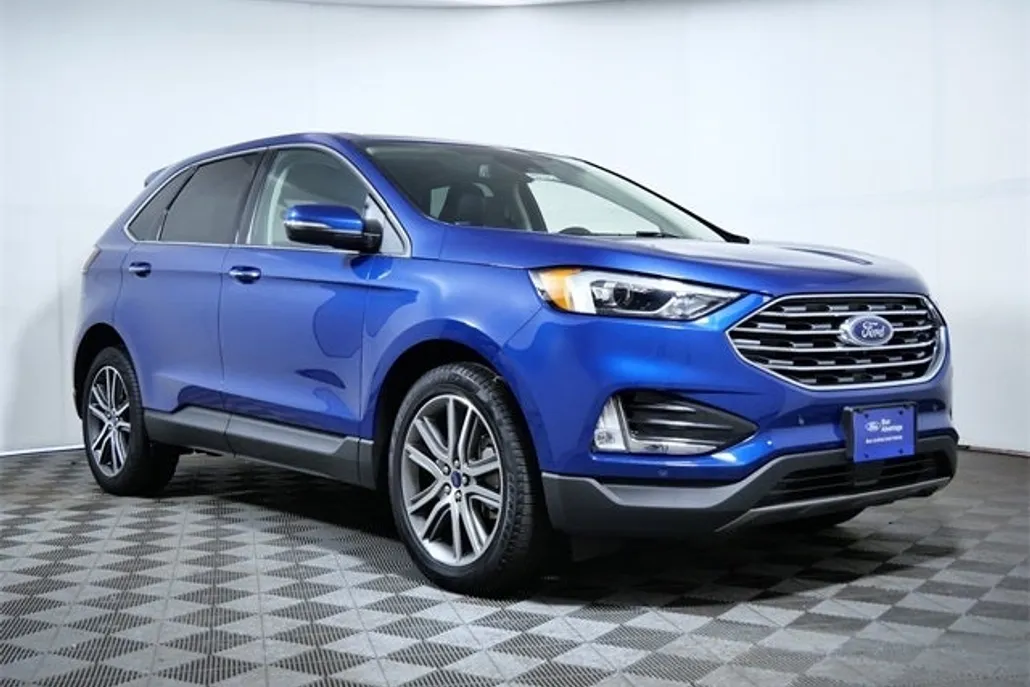 2022 Ford Edge Titanium photo 1