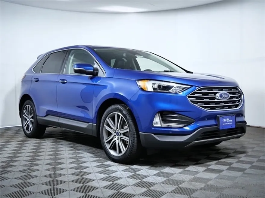 2022 Ford Edge Titanium photo 1
