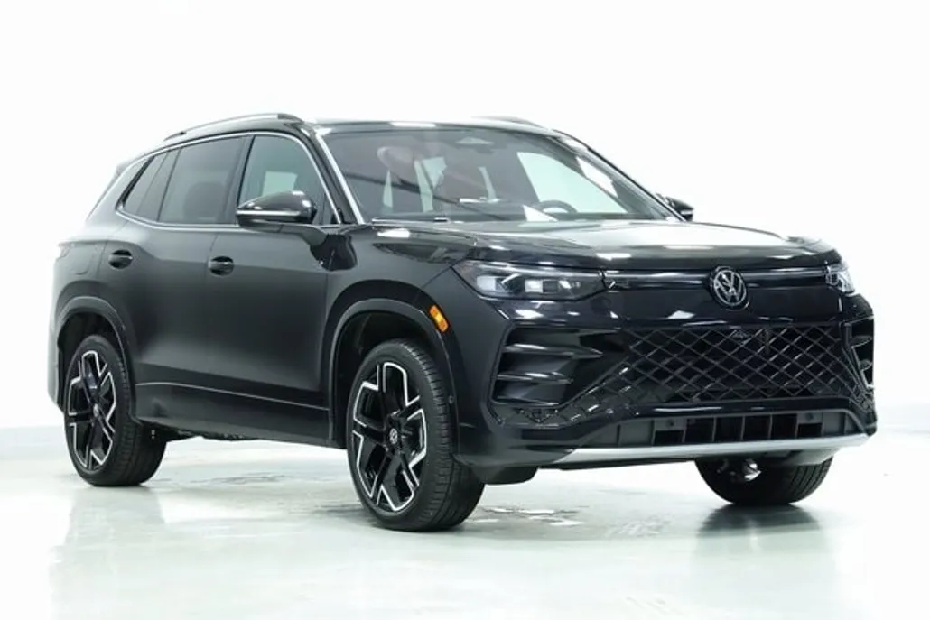 2025 Volkswagen Tiguan SEL R-Line Black photo 1