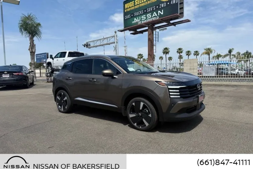 2025 Nissan Kicks SR photo 1