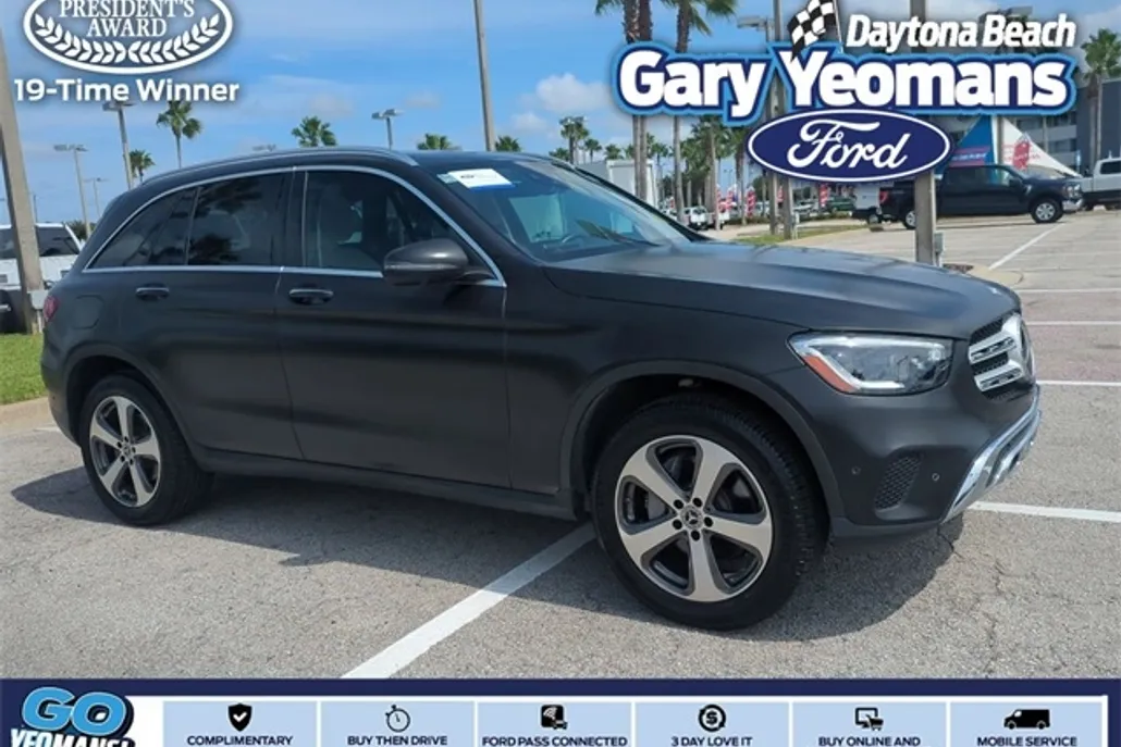 2022 Mercedes Benz GLC 300 photo 1