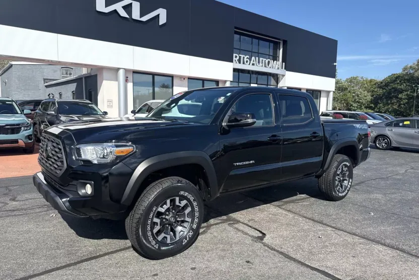2023 Toyota Tacoma 4x4 TRD Double Cab V6 photo 1