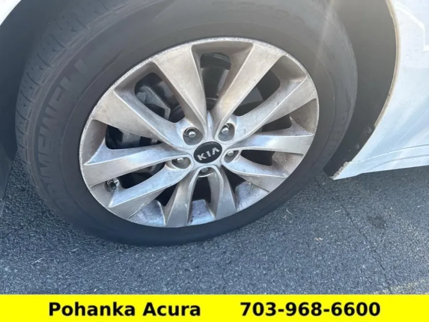 2016 Kia Optima EX photo 1
