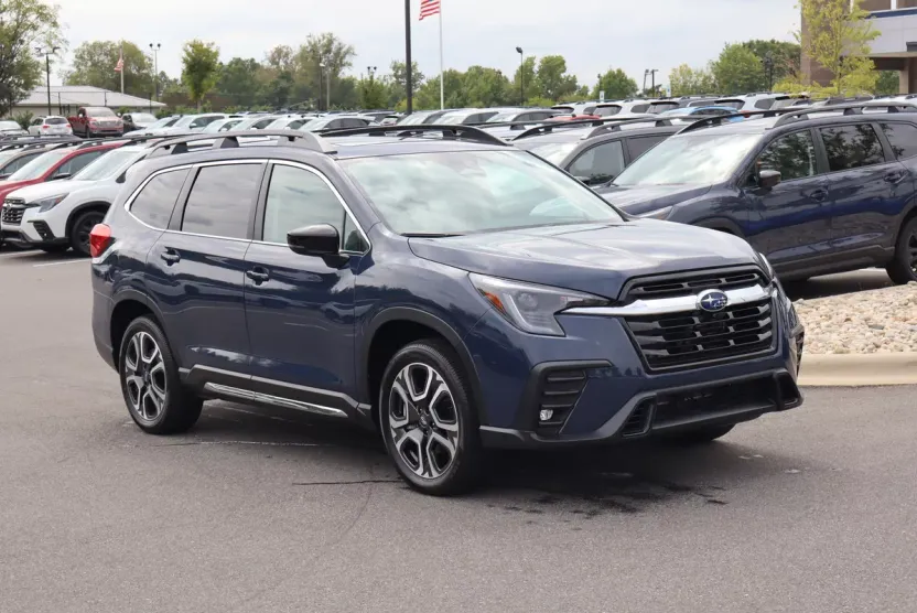 2025 Subaru Ascent Limited photo 1
