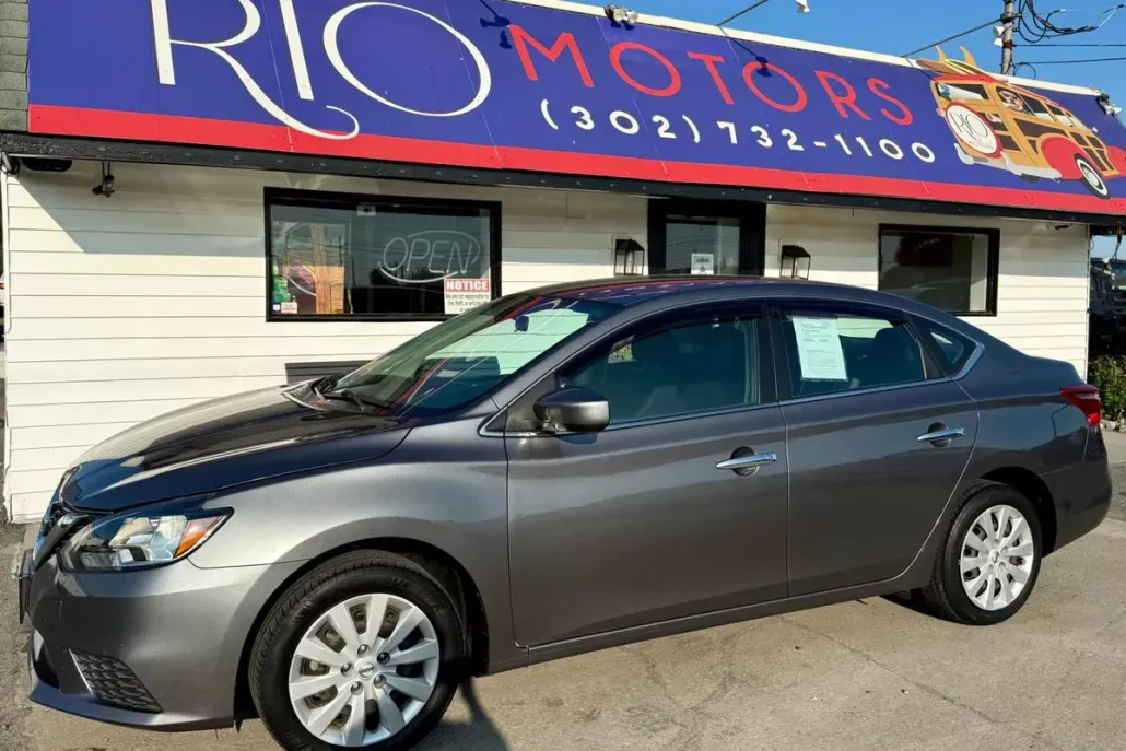 2019 Nissan Sentra S photo 1