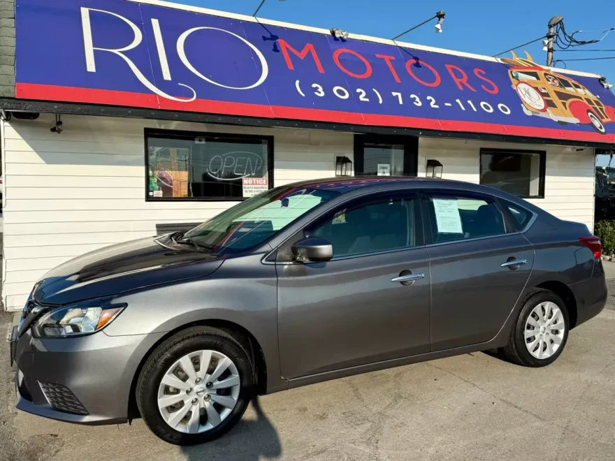 2019 Nissan Sentra S photo 1