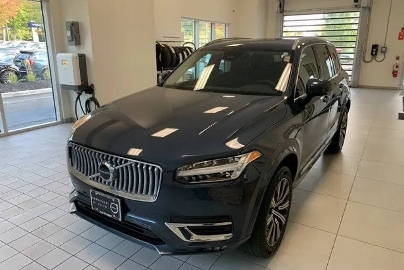 2024 Volvo XC90 B5 Core photo 1