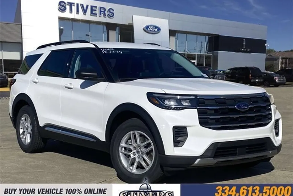 2025 Ford Explorer photo 1