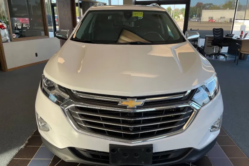 2020 Chevrolet Equinox Premier photo 1