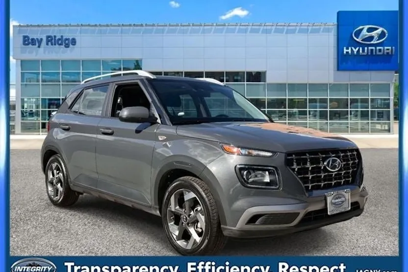 2024 Hyundai Venue SEL photo 1