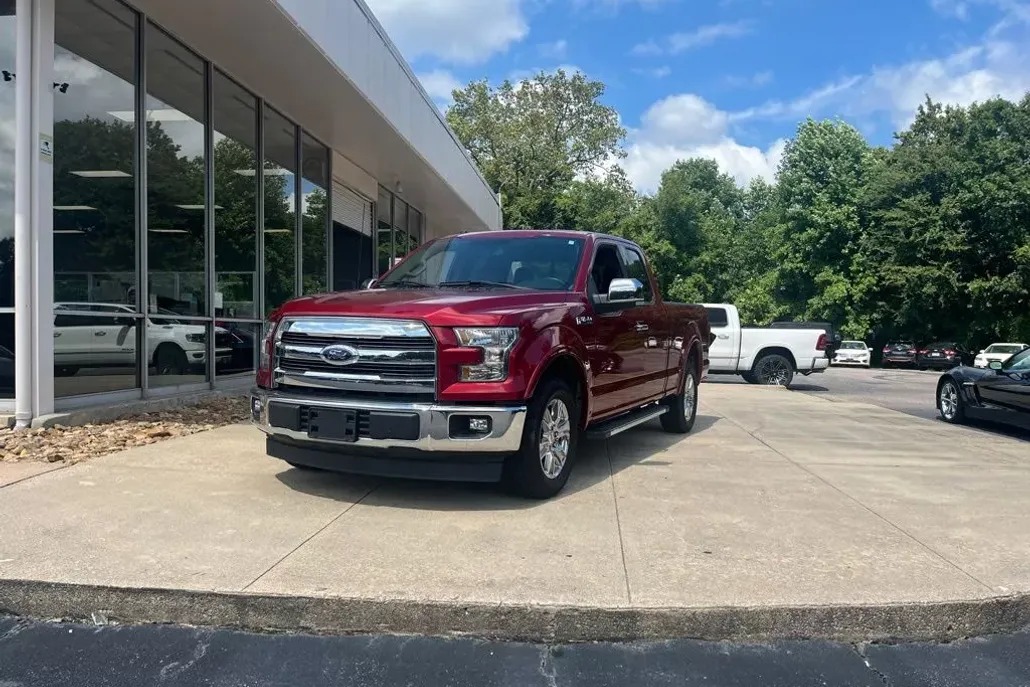 2017 Ford F-150 Lariat photo 1