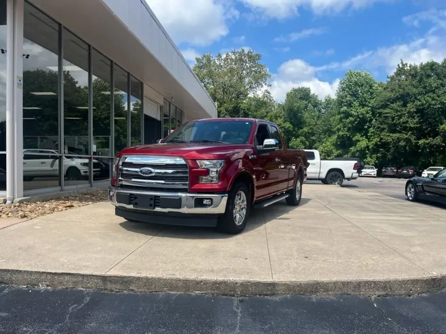2017 Ford F-150 Lariat photo 1