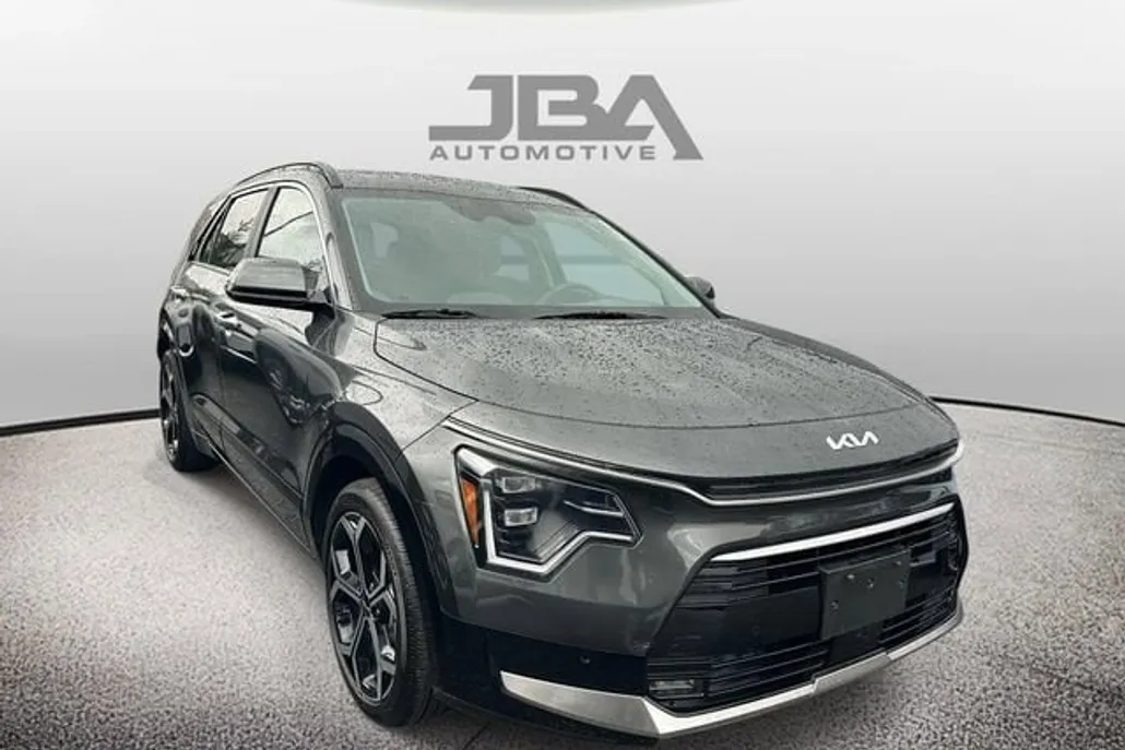 2024 Kia Niro SX Touring photo 1