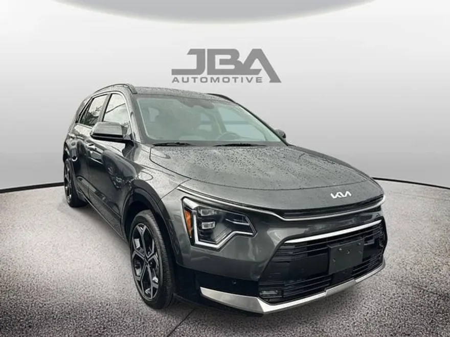 2024 Kia Niro SX Touring photo 1