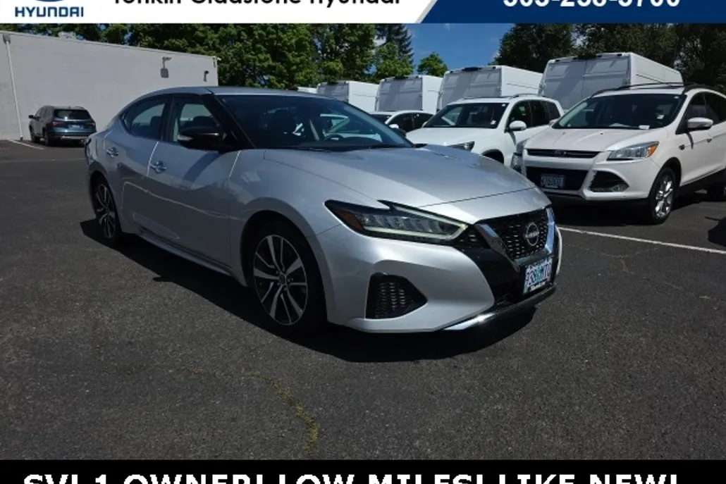 2023 Nissan Maxima SV photo 1