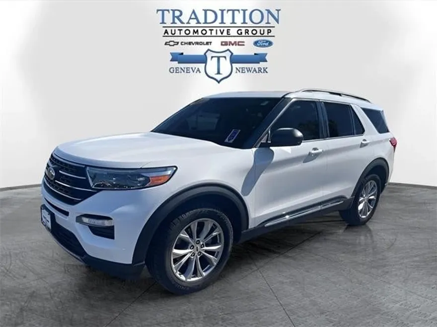 2021 Ford Explorer XLT photo 1