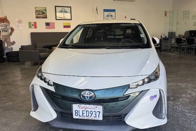 2019 Toyota Prius Prime Premium photo 1