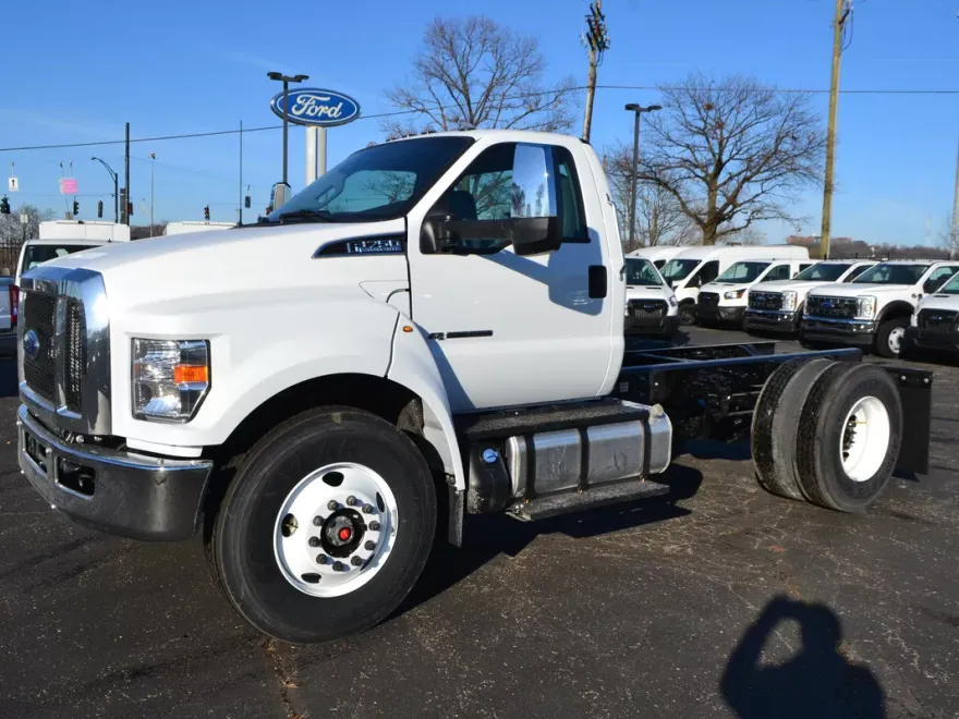 2026 Ford F-750 Regular Cab photo 1