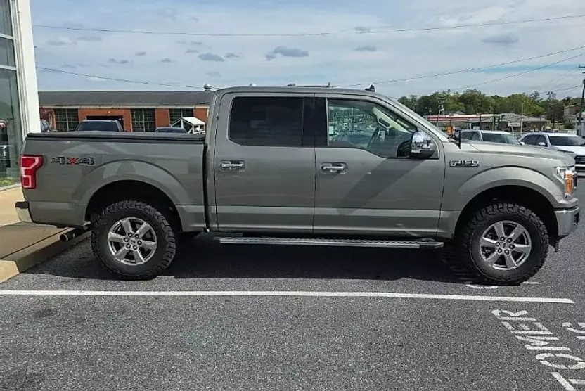 2019 Ford F-150 XLT photo 1
