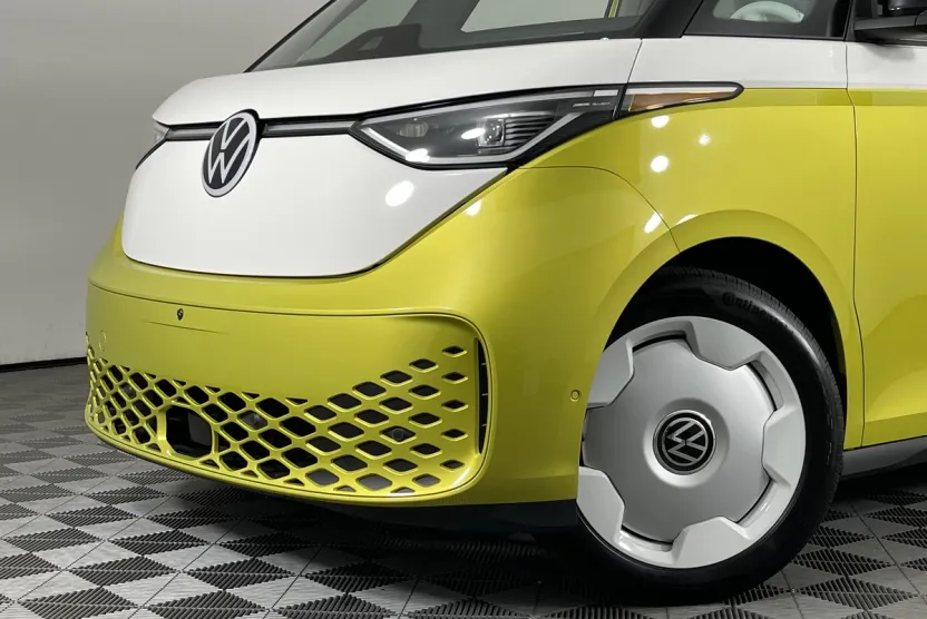 2025 Volkswagen ID. Buzz photo 1