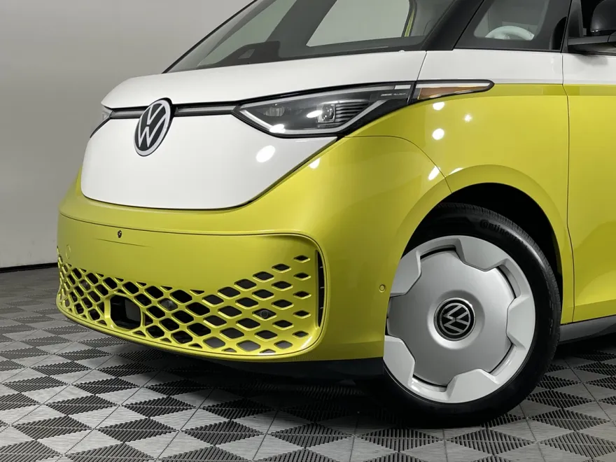 2025 Volkswagen ID. Buzz photo 1