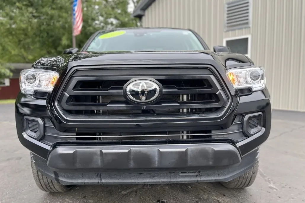 2022 Toyota Tacoma SR photo 1