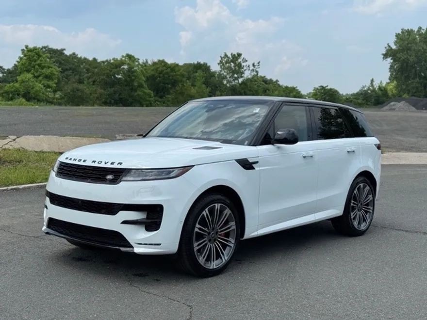 2025 Land Rover Range Rover Sport SE photo 1