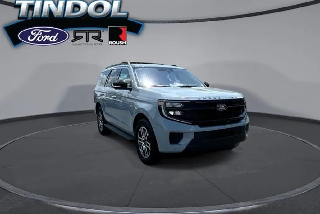 2025 Ford Expedition photo 1