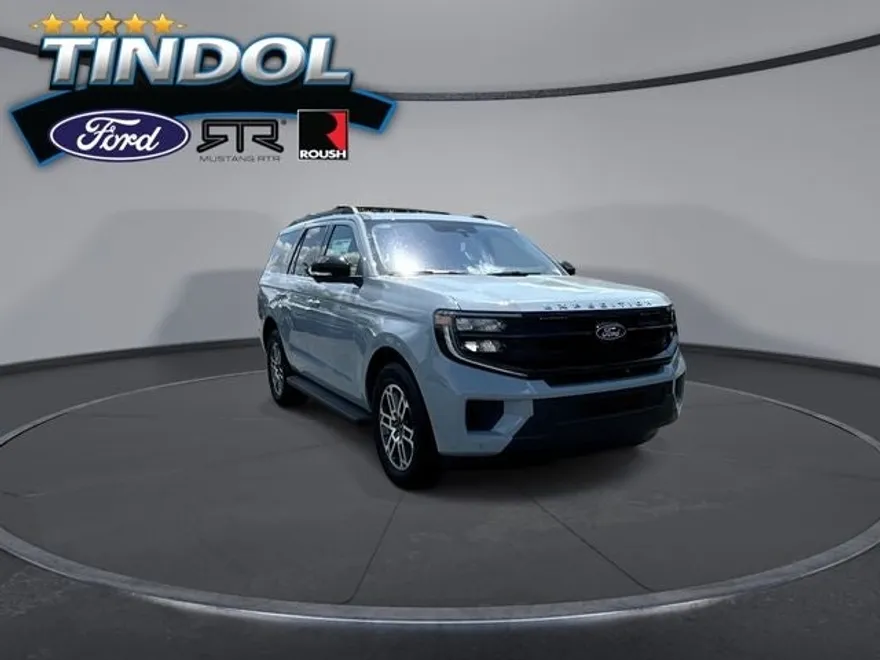 2025 Ford Expedition photo 1