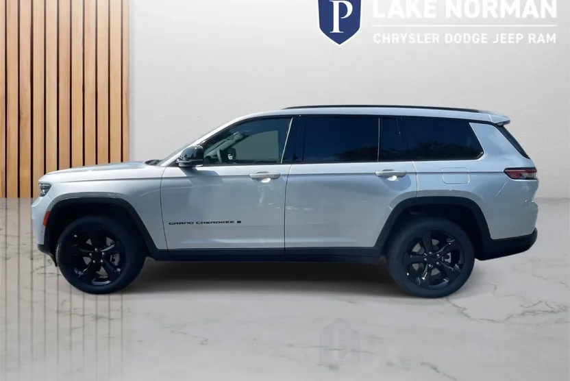2025 Jeep Grand Cherokee Limited photo 1